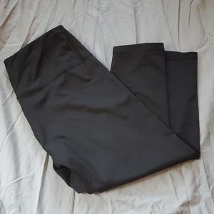 Stretchy yoga workout capris